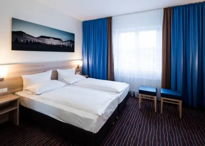 Отель Plaza Charlottenburg Берлин