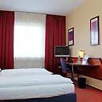 Plaza Charlottenburg Отель Берлин