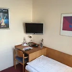 Plaza Charlottenburg Отель 3*