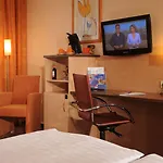 Отель Plaza Charlottenburg 3*