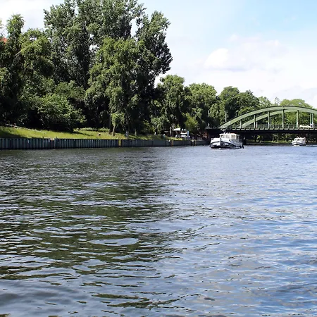 Plaza Charlottenburg فندق برلين