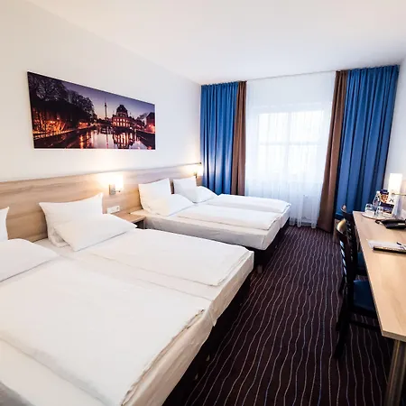 Plaza Charlottenburg فندق 3*