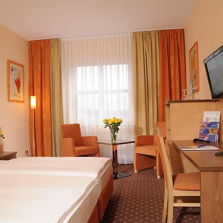 Plaza Charlottenburg 3*
