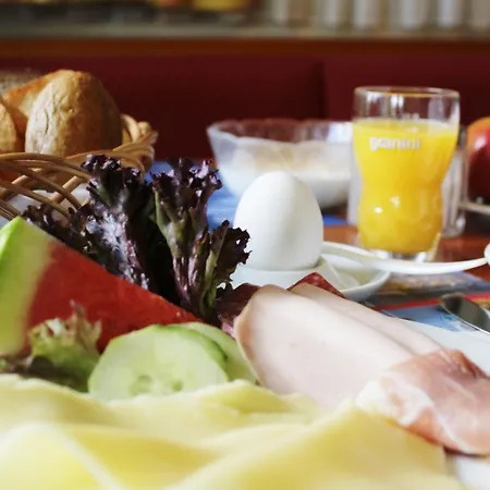 Plaza Charlottenburg 3* برلين