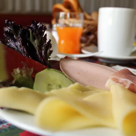 Plaza Charlottenburg 3*