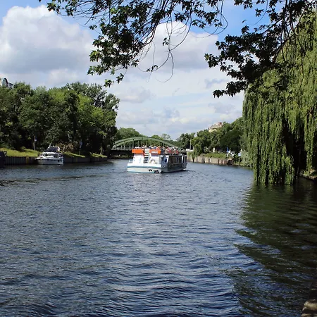 Plaza Charlottenburg 3* برلين