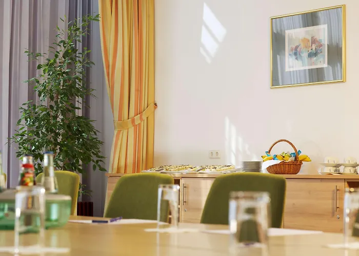 Plaza Charlottenburg 3*