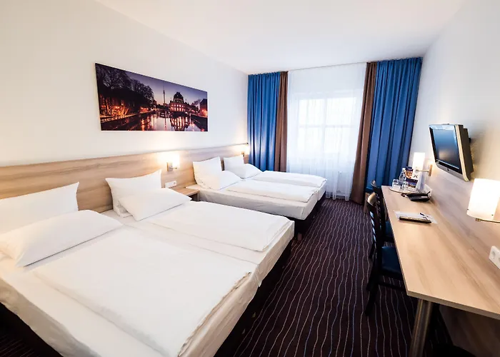 Plaza Charlottenburg Hotel 3*