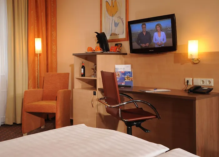 Hotel Plaza Charlottenburg 3*