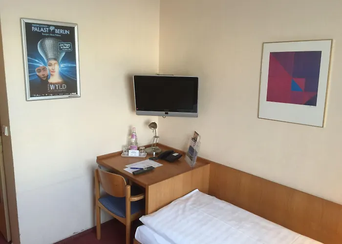 Plaza Charlottenburg Otel 3*