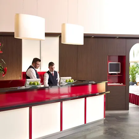 Plaza Charlottenburg 3*