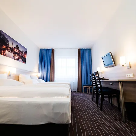 Plaza Charlottenburg Hotel 3*
