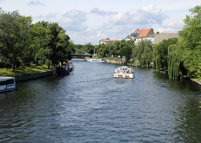 Plaza Charlottenburg 호텔